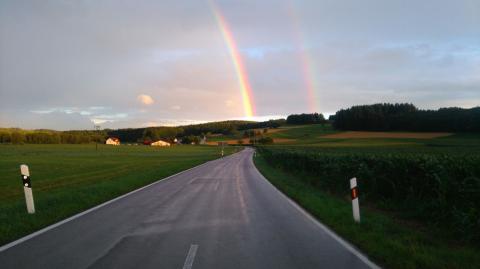 Regenbogen Straße Richtung Illwangen